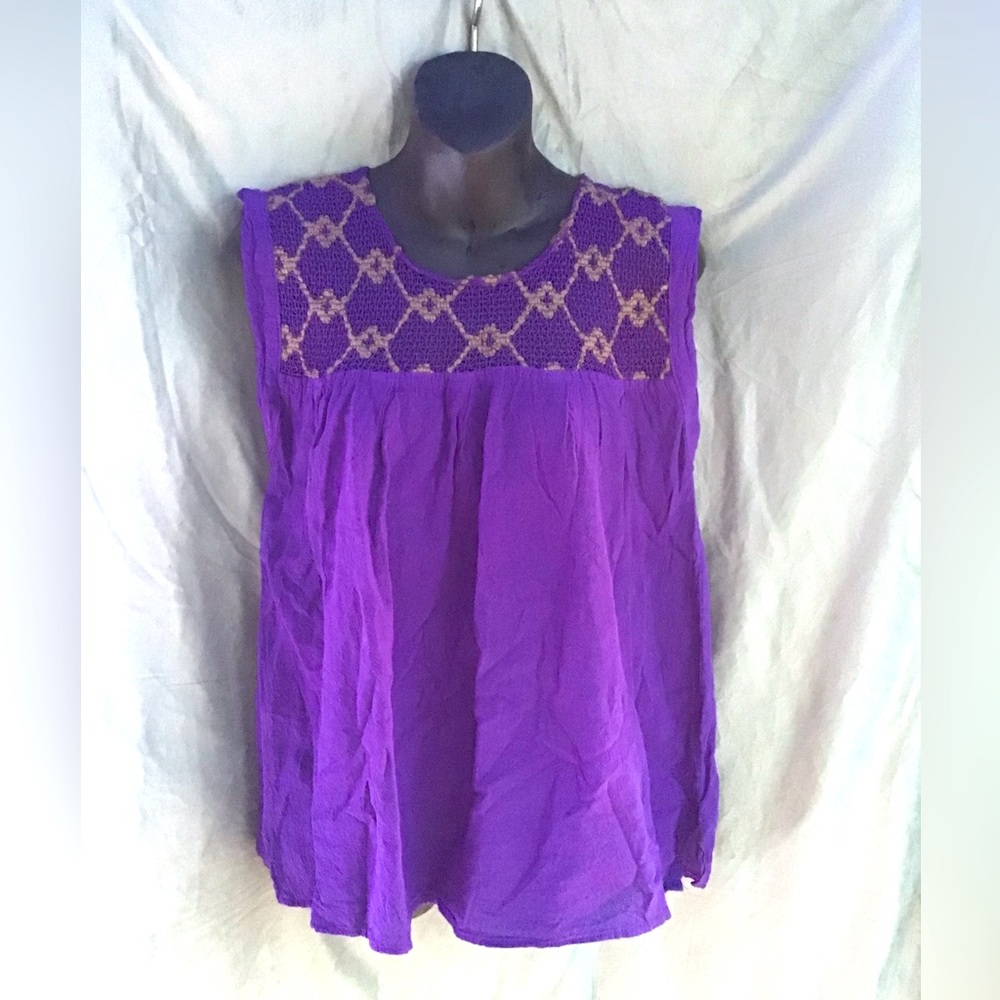 Mexican top size small and medium. - Picture 1 of 2